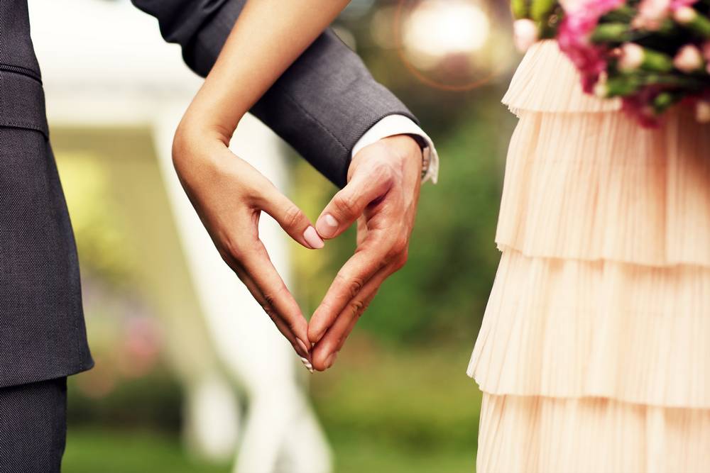 1 autiful-wedding-couple-enjoying-wedding.jpg