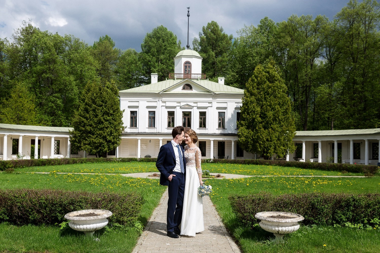 Свадебное фото в Усадьбе Середниково