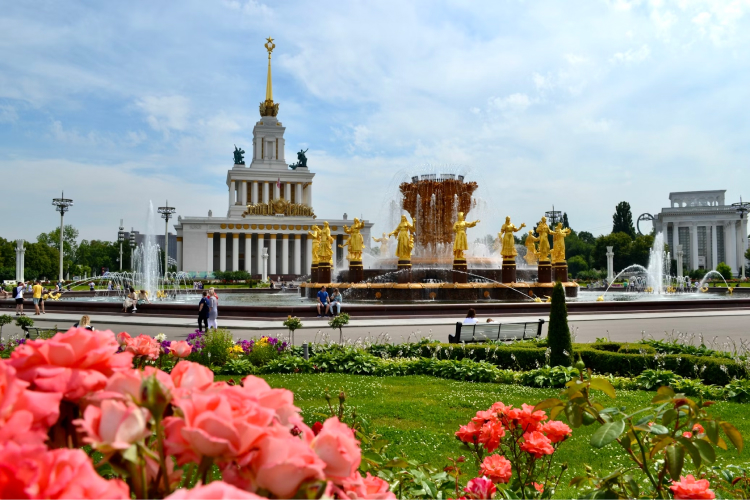 Свадебное фото в ВДНХ