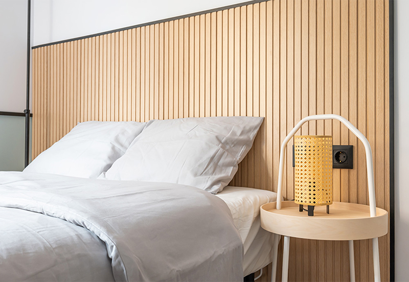 Стены из деревянных реек в дизайне интерьера