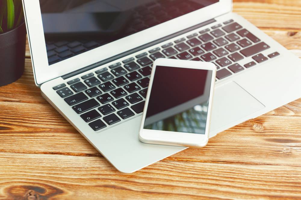 3 ice-desk-with-laptop-smart-phone-business-office.jpg